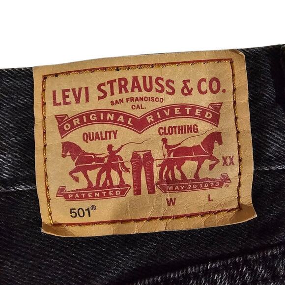 Levi's 501 Original High-Rise Cut-Off Denim Shorts Black Size 32 - Picture 8 of 10